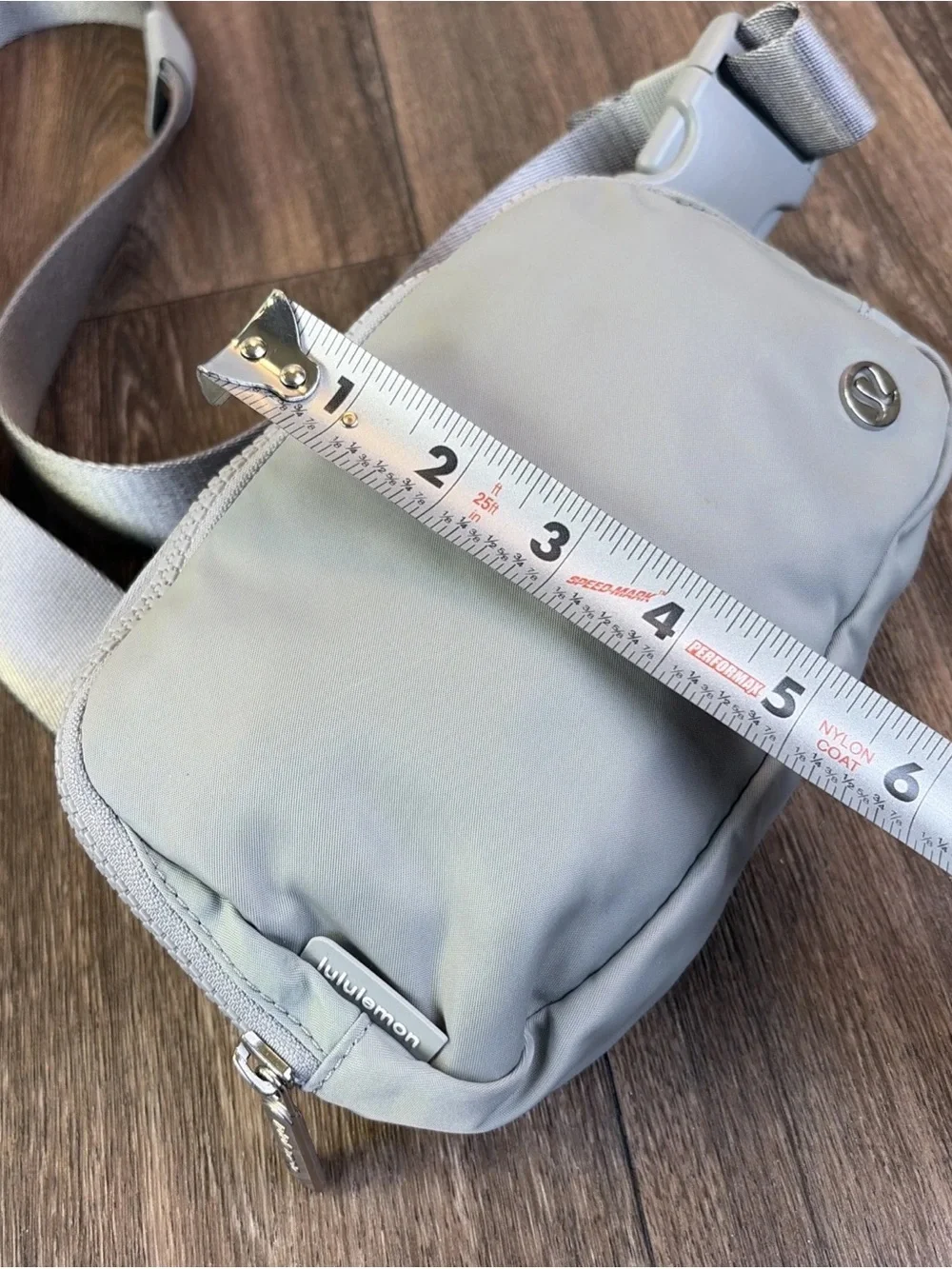 Lululemon Unisex Everywhere Belt Bag Size O/S Gray Silver Hardware Fanny Pack